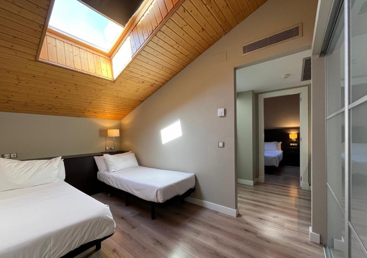 Dúplex or Family Room,518718327:JPEG